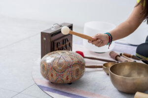 Singing Bowls and Metal Resonators